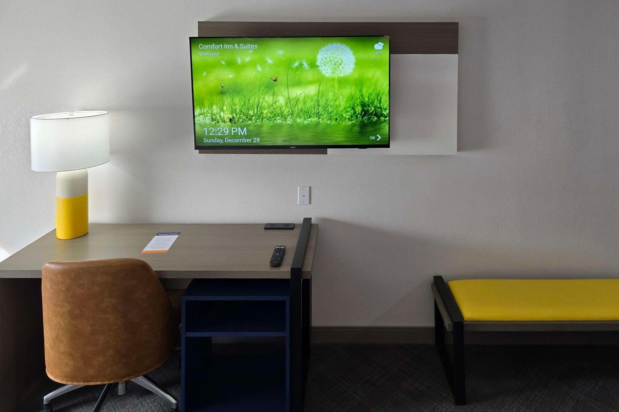 Comfort Inn & Suites Prince George - Fort Gregg ภายนอก รูปภาพ