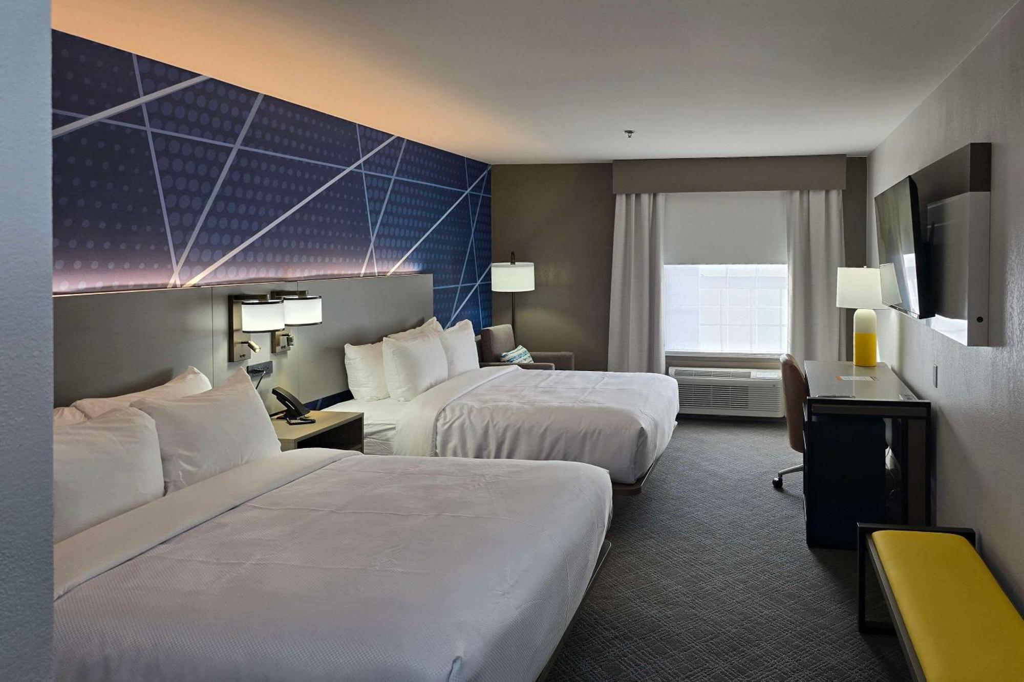 Comfort Inn & Suites Prince George - Fort Gregg ภายนอก รูปภาพ