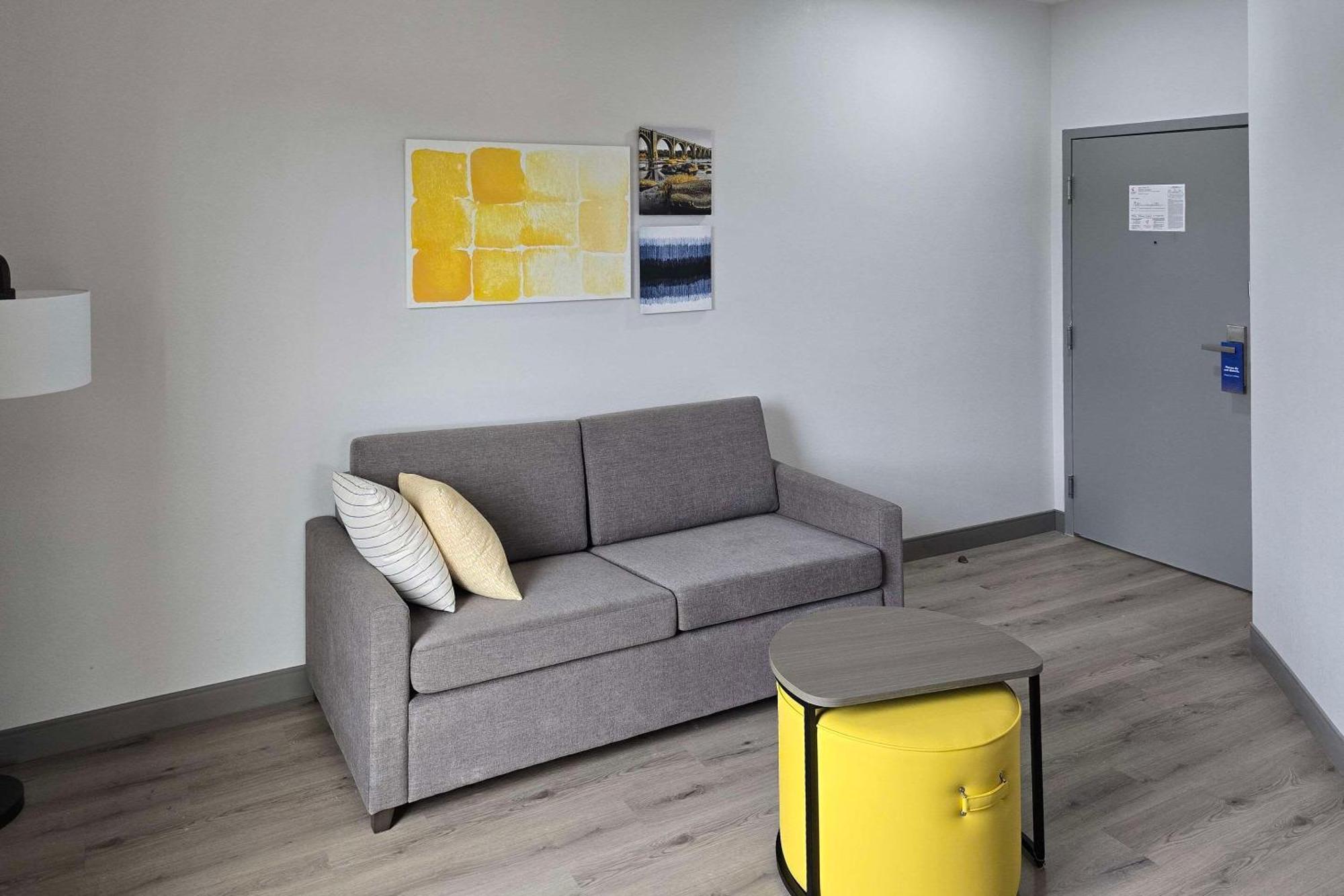 Comfort Inn & Suites Prince George - Fort Gregg ภายนอก รูปภาพ