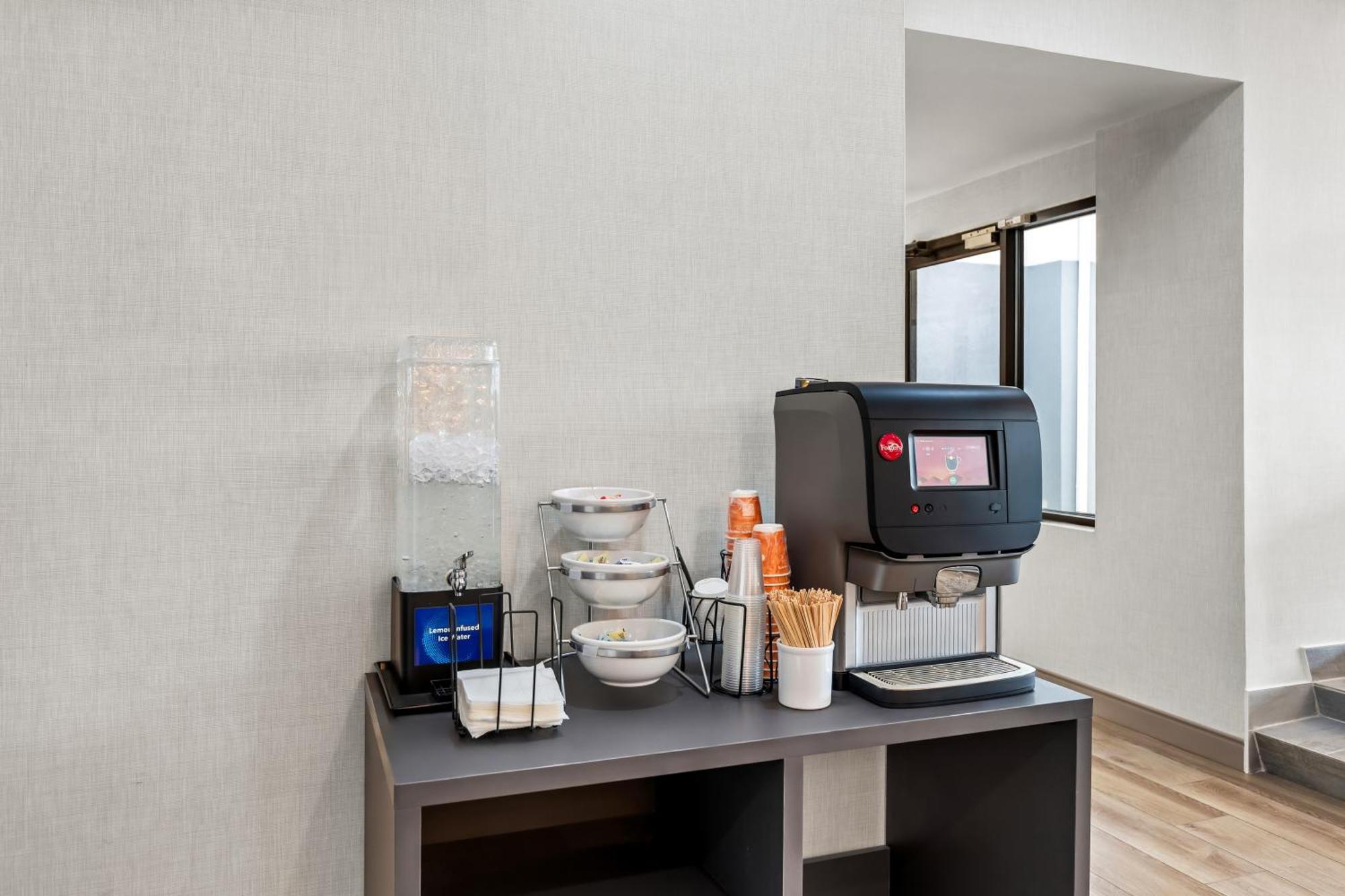 Comfort Inn & Suites Prince George - Fort Gregg ภายนอก รูปภาพ