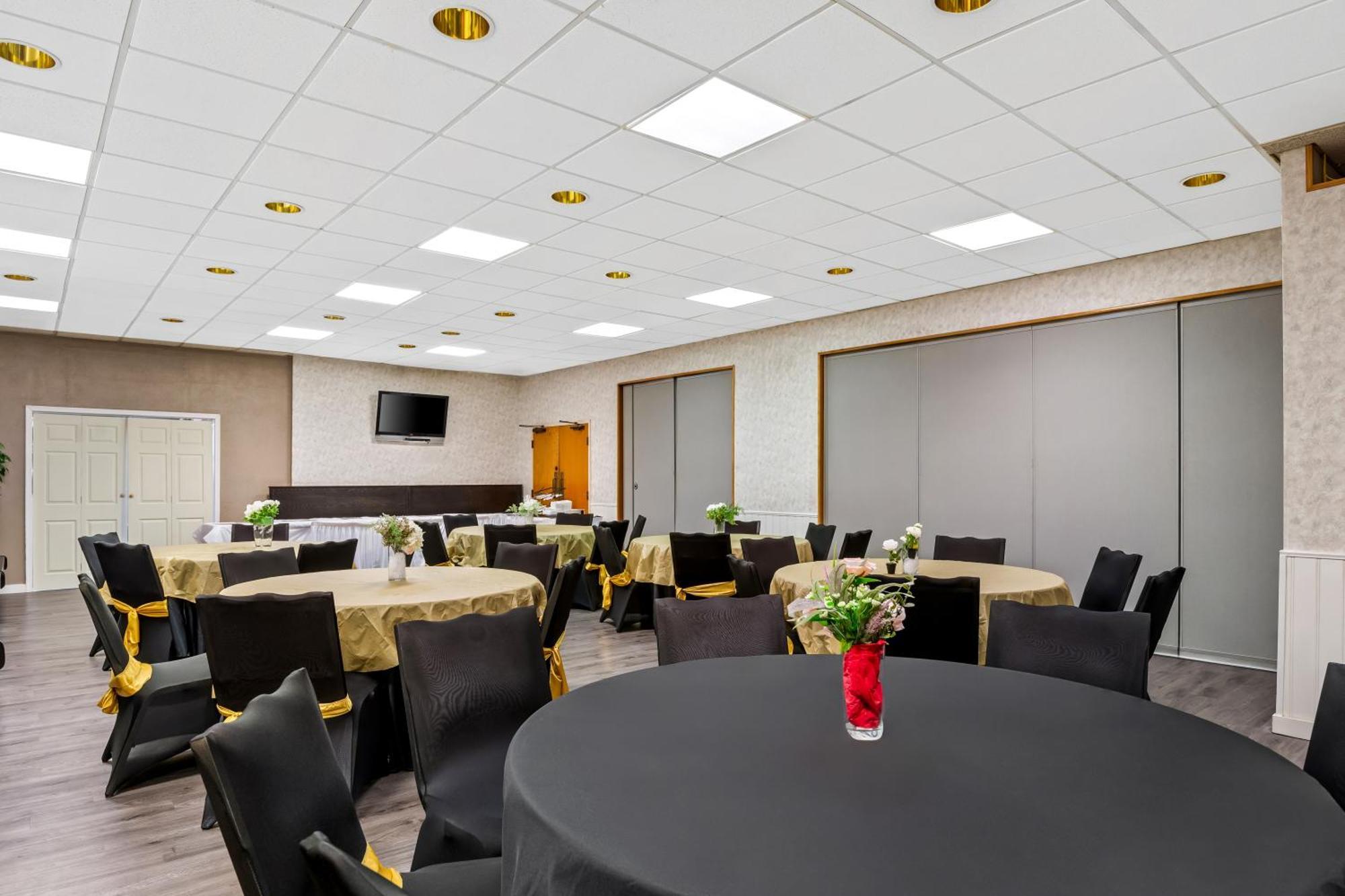 Comfort Inn & Suites Prince George - Fort Gregg ภายนอก รูปภาพ