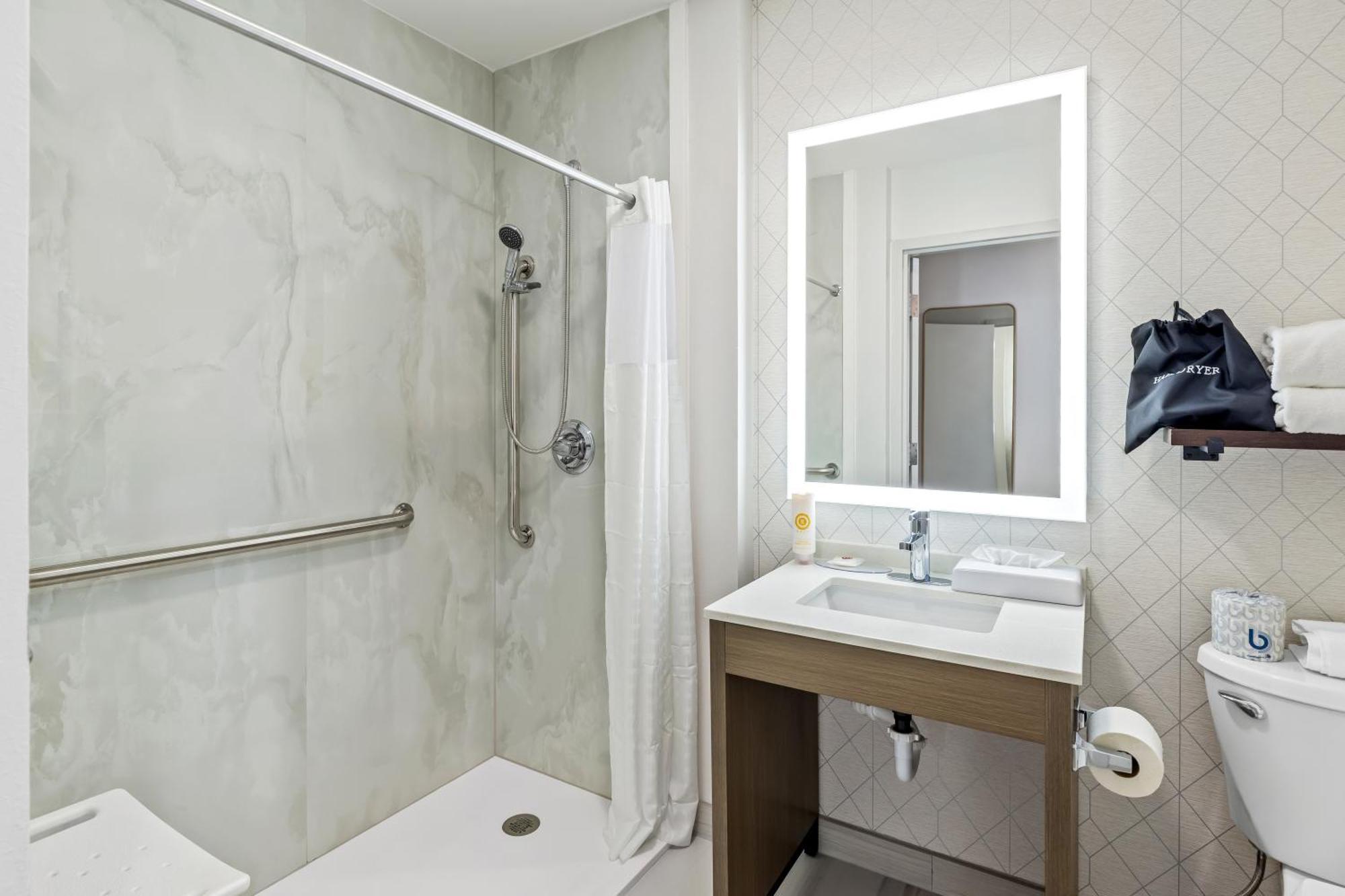 Comfort Inn & Suites Prince George - Fort Gregg ภายนอก รูปภาพ